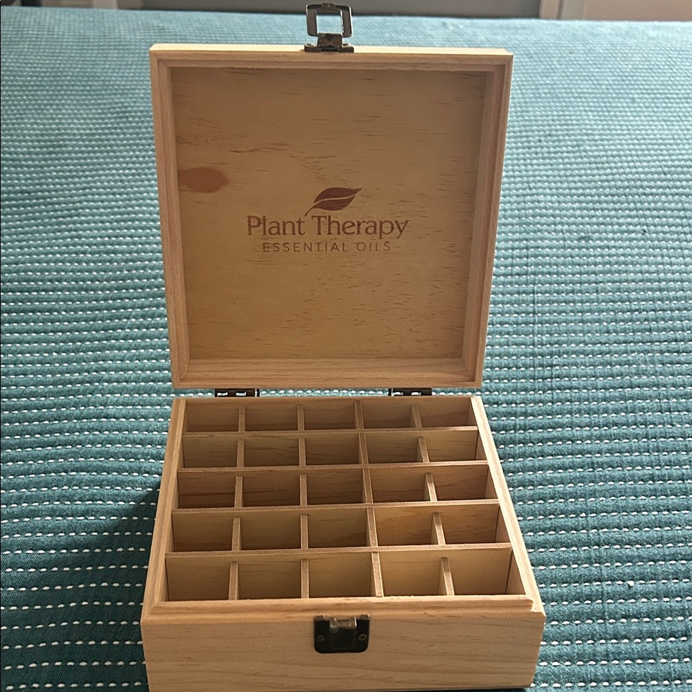 Essential oil storage box